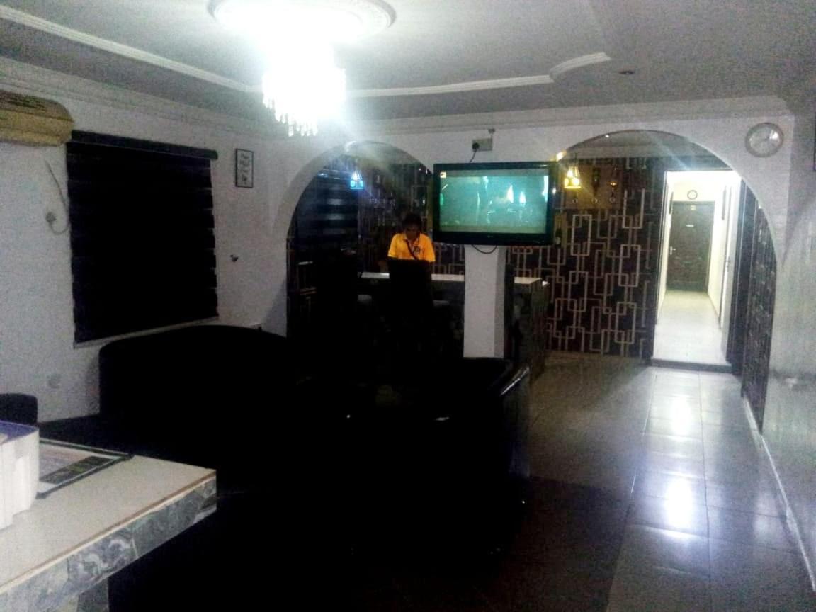 Staycation Suites And Apartment Lagos Exterior photo