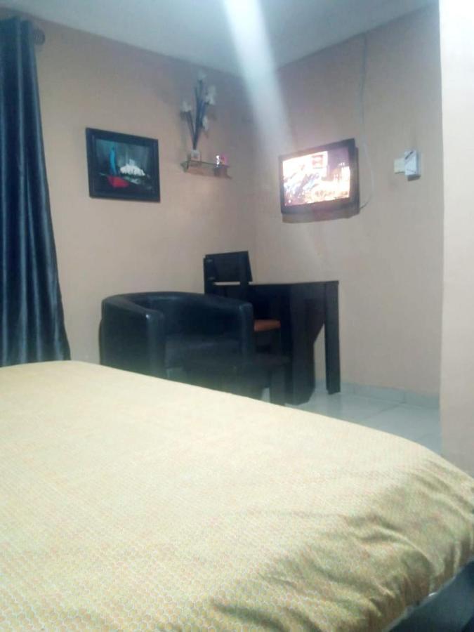 Staycation Suites And Apartment Lagos Exterior photo