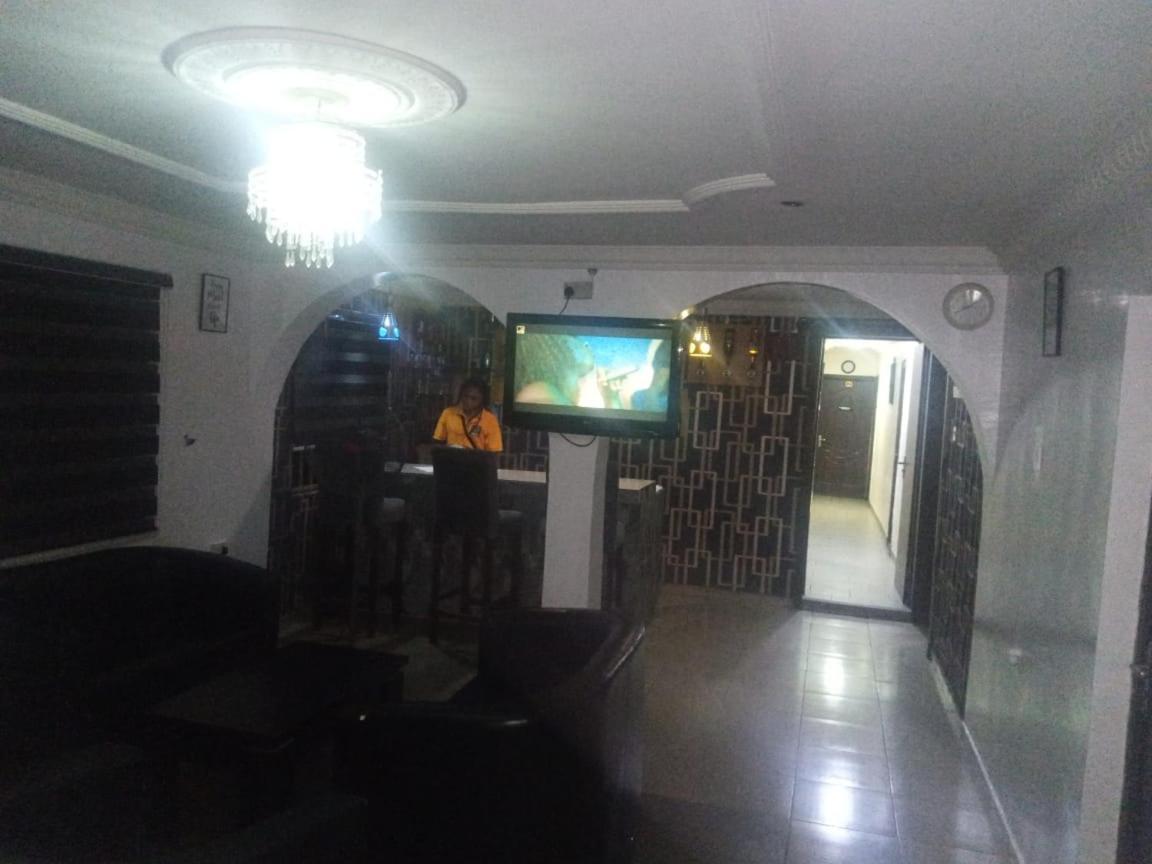 Staycation Suites And Apartment Lagos Exterior photo