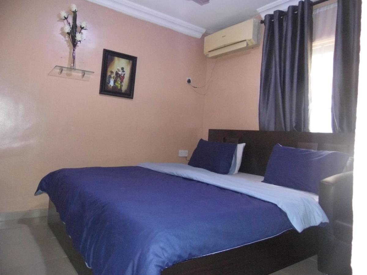 Staycation Suites And Apartment Lagos Exterior photo