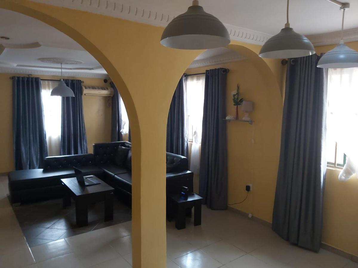Staycation Suites And Apartment Lagos Exterior photo