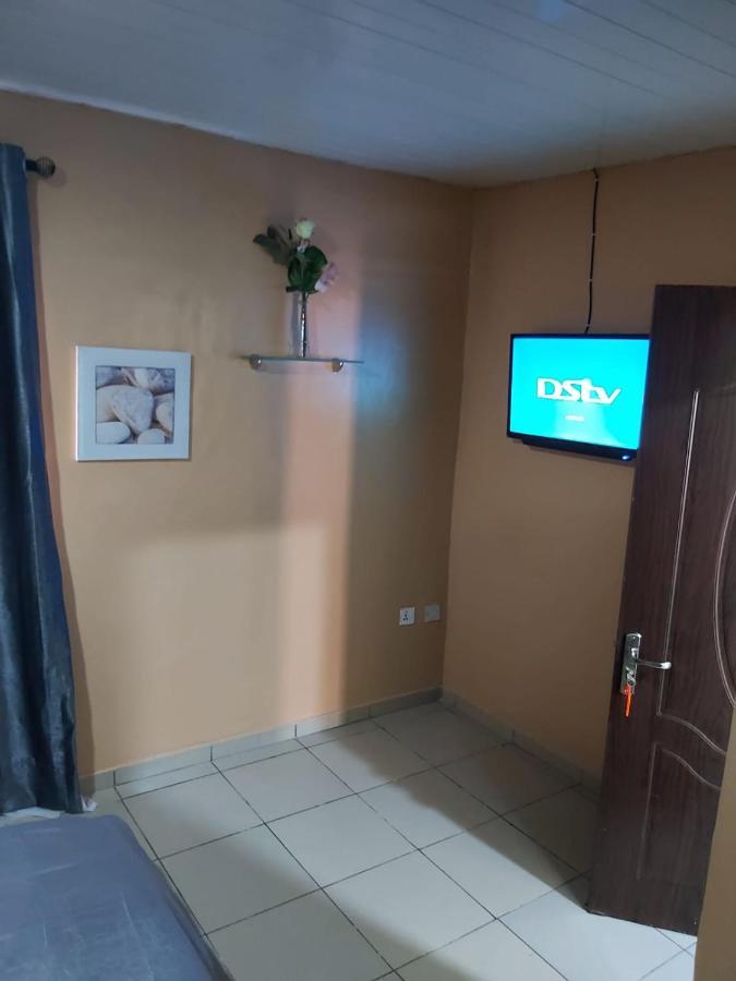 Staycation Suites And Apartment Lagos Exterior photo