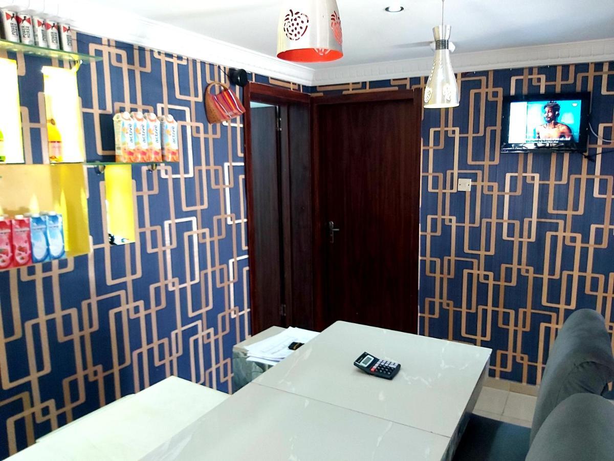 Staycation Suites And Apartment Lagos Exterior photo